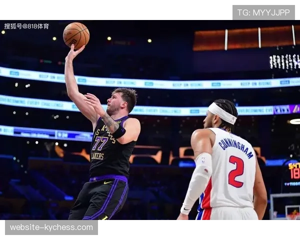 卢卡·东契奇因轻微腿筋紧张缺席常规赛最后两场,预计季后赛可复出